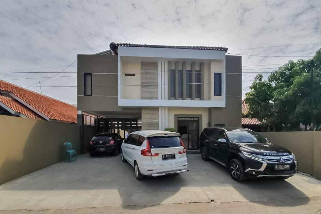 Jatiwangi Syariah Guest House Mitra Reddoorz Majalengka Exterior photo